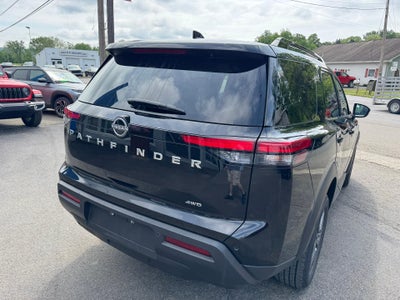 2025 Nissan Pathfinder SV