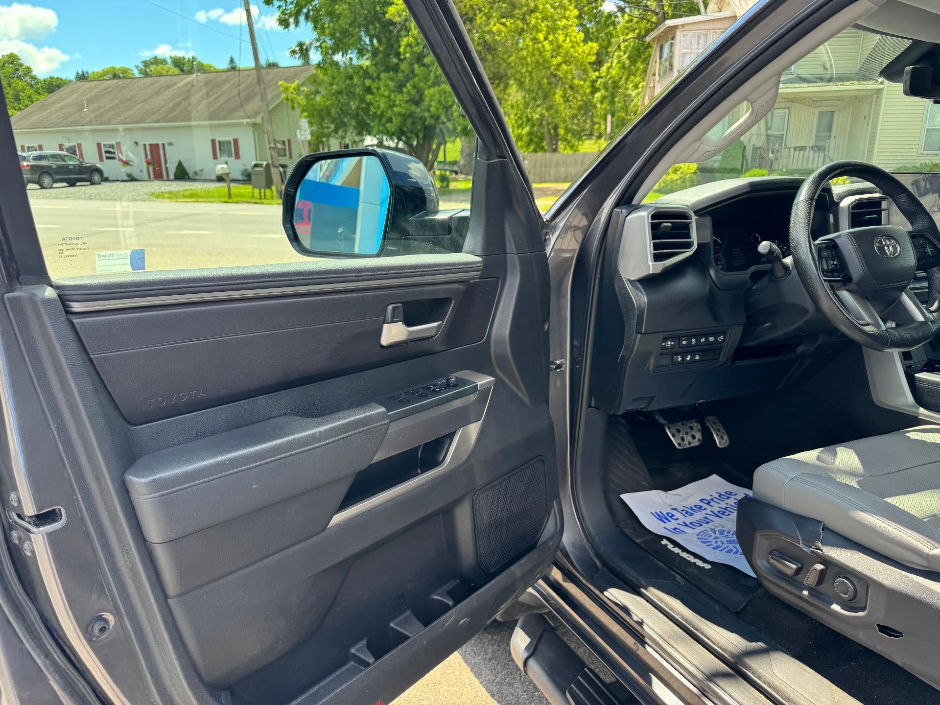 2022 Toyota Tundra 4WD SR5
