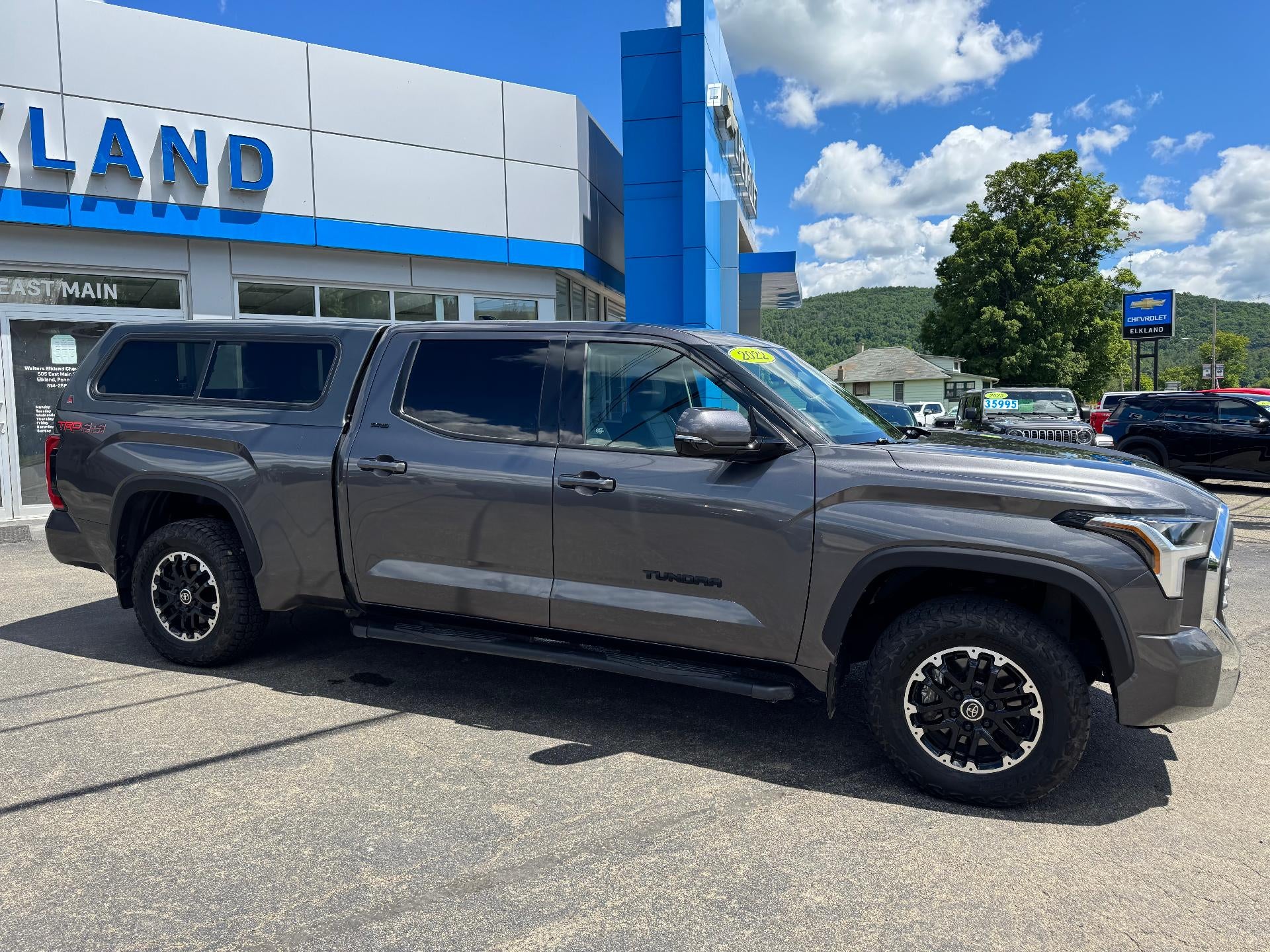 2022 Toyota Tundra 4WD SR5