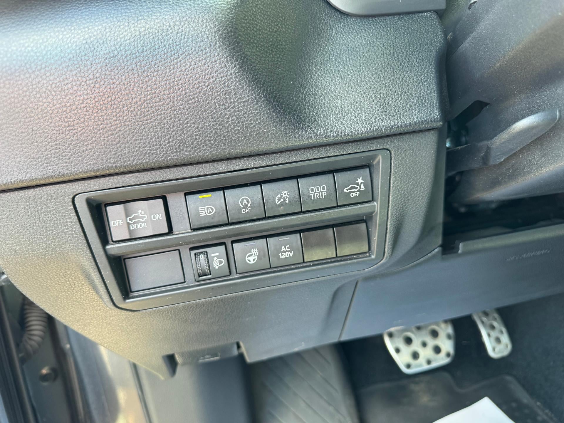 2022 Toyota Tundra 4WD SR5