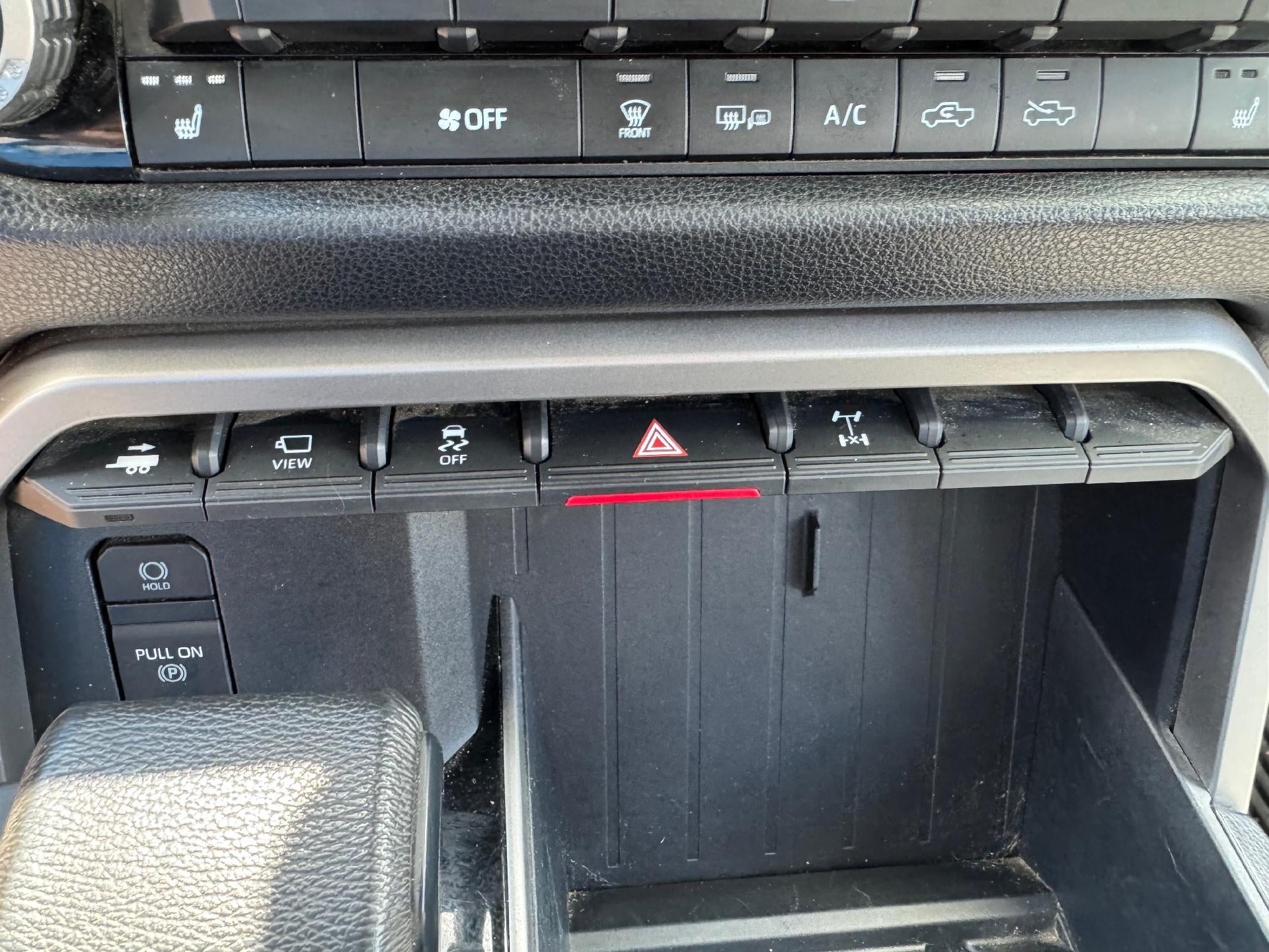 2022 Toyota Tundra 4WD SR5