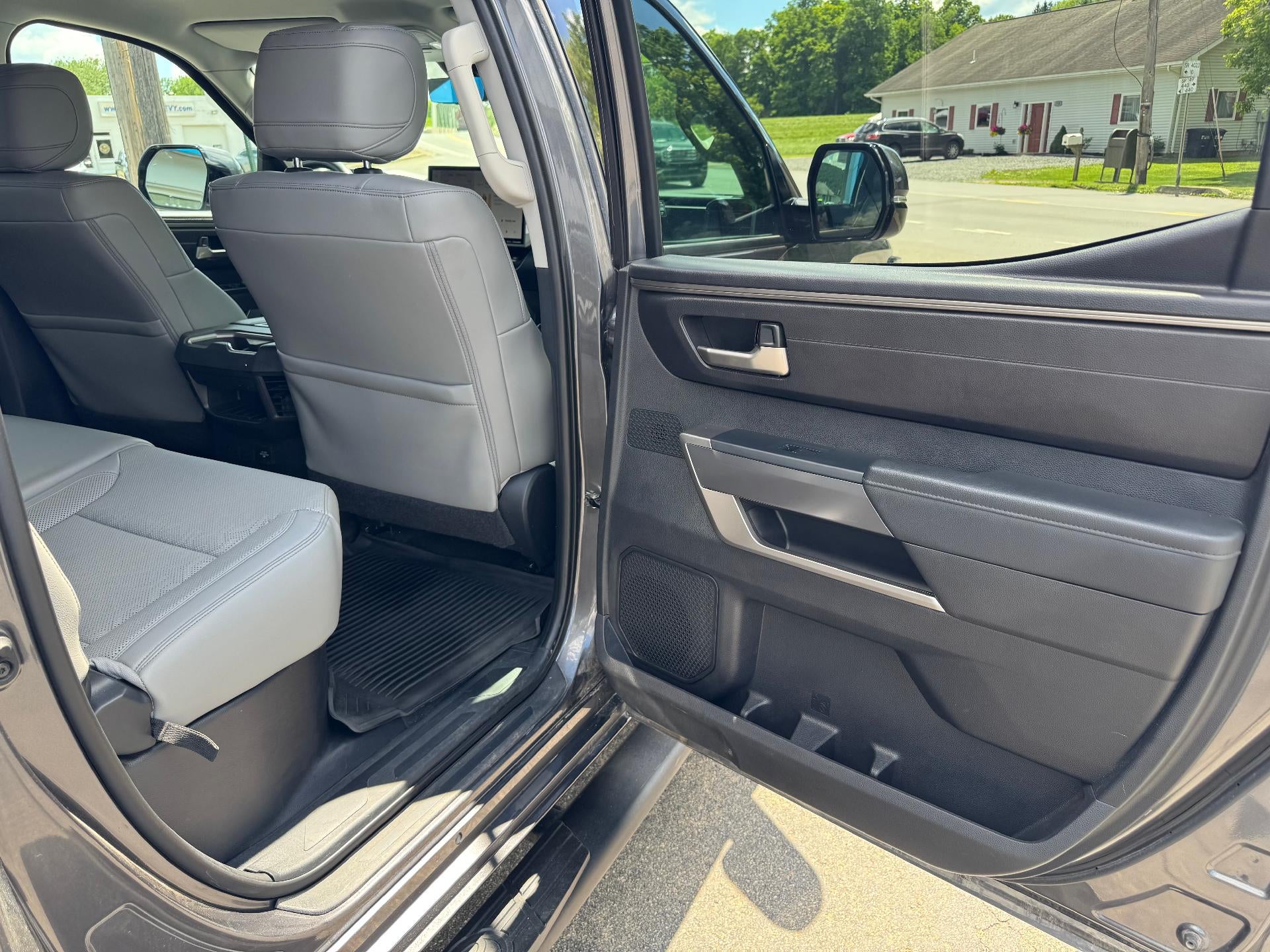 2022 Toyota Tundra 4WD SR5