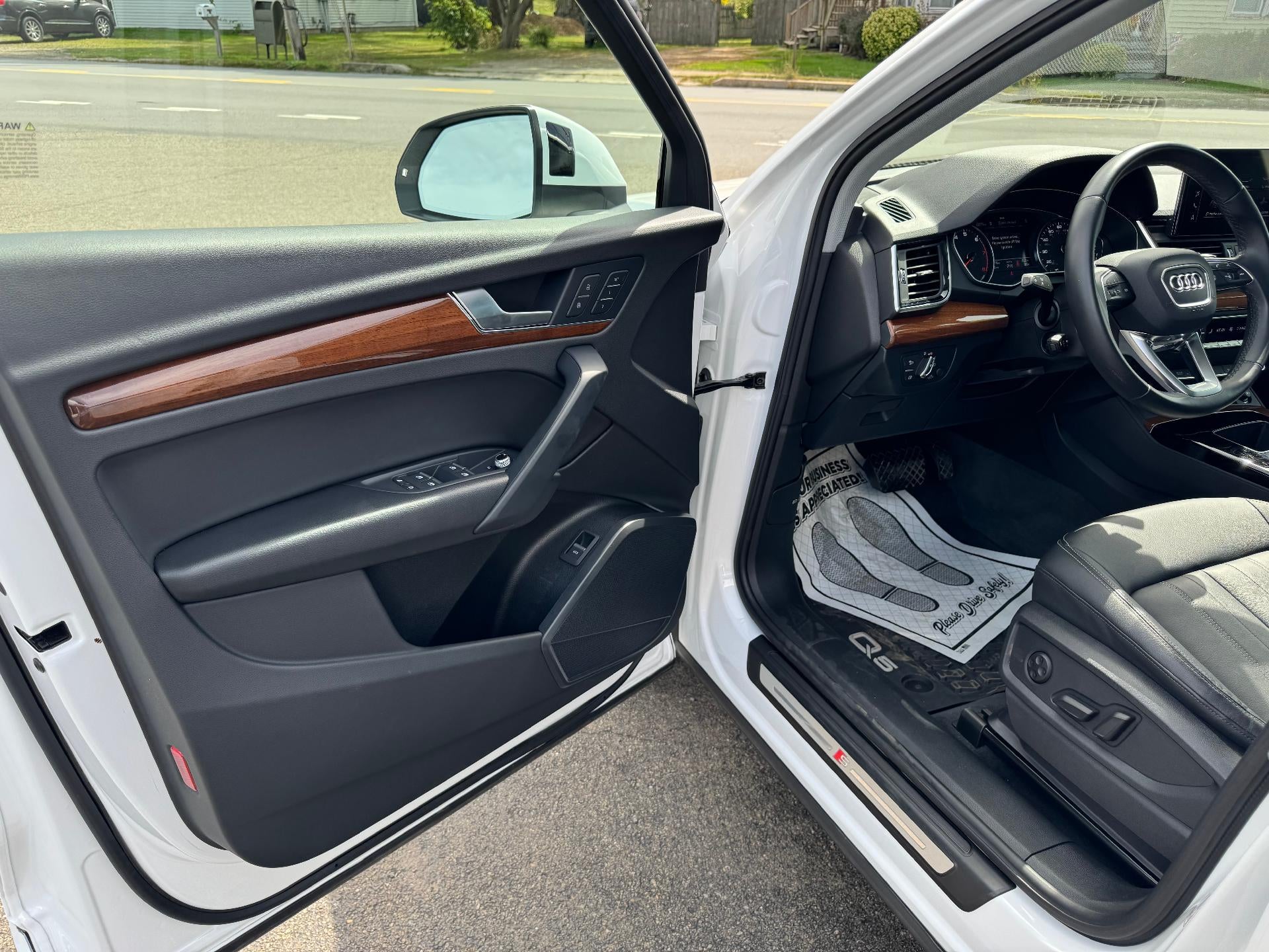 2023 Audi Q5 S line Premium