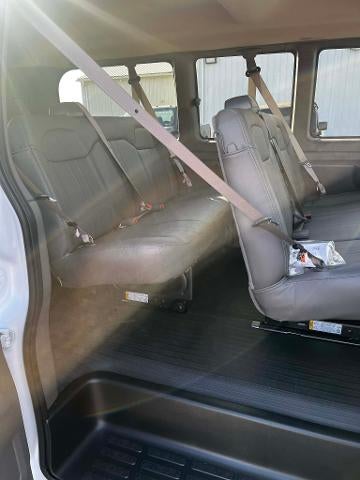 2025 Chevrolet Express Passenger 3500 1LS